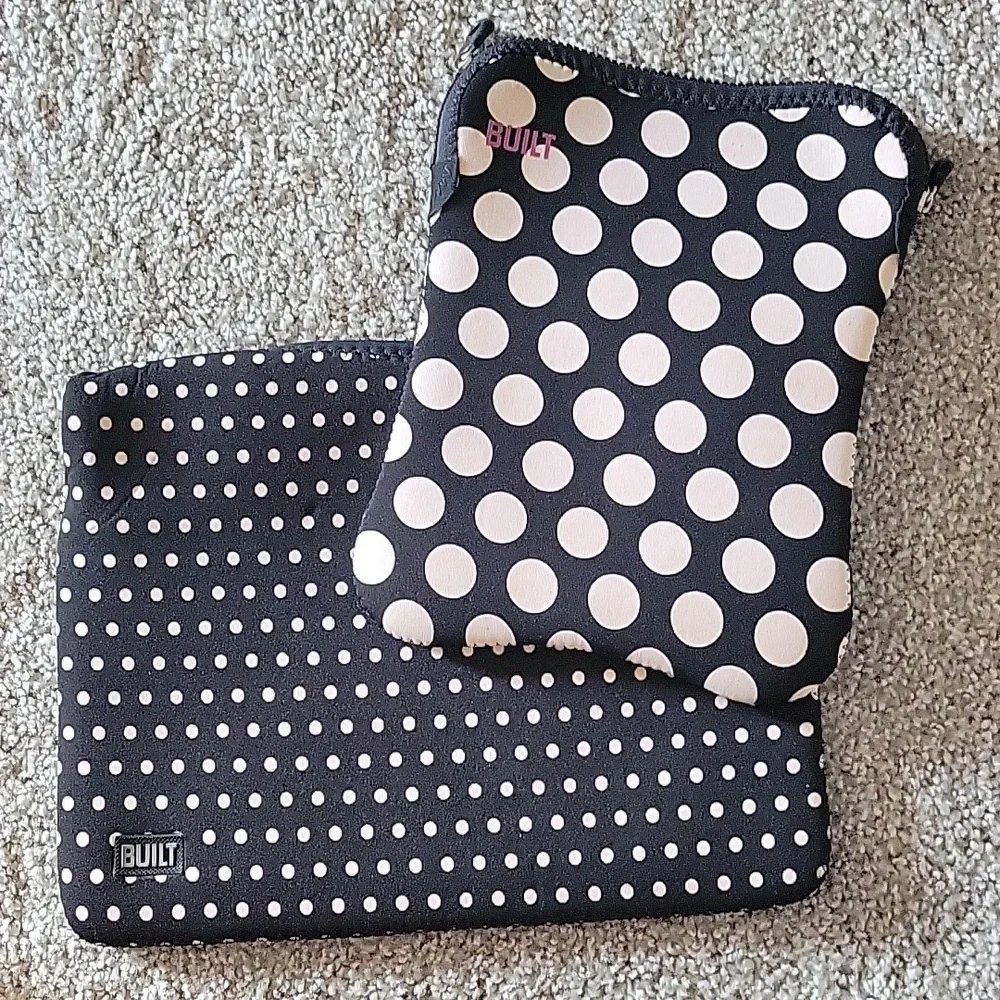 2 BUILT NEOPRENE TABLET SLEEVES